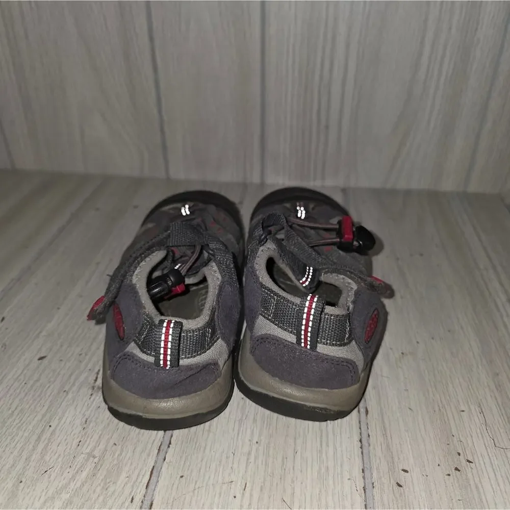 KEEN Kids' Charcoal and Crimson Sports Sandals Shoes 13 Gorpcore Camping Hiking